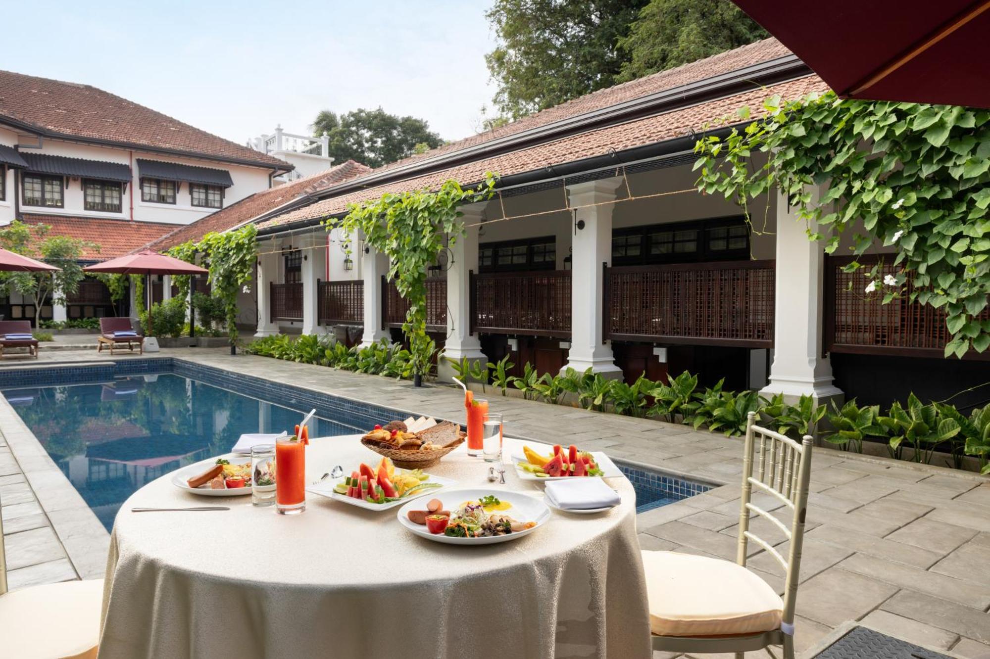 The Grand Walawwa Hotel Pinnawala  Exterior foto